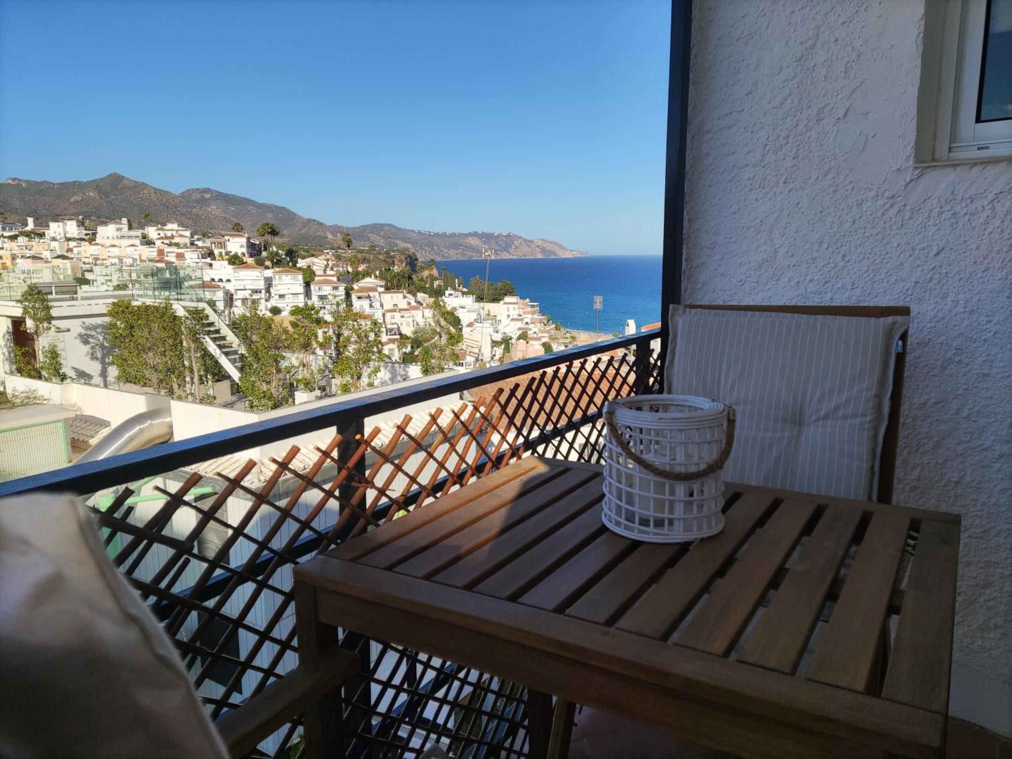 Lunamar Seaviews & Communal Pool Appartement Nerja